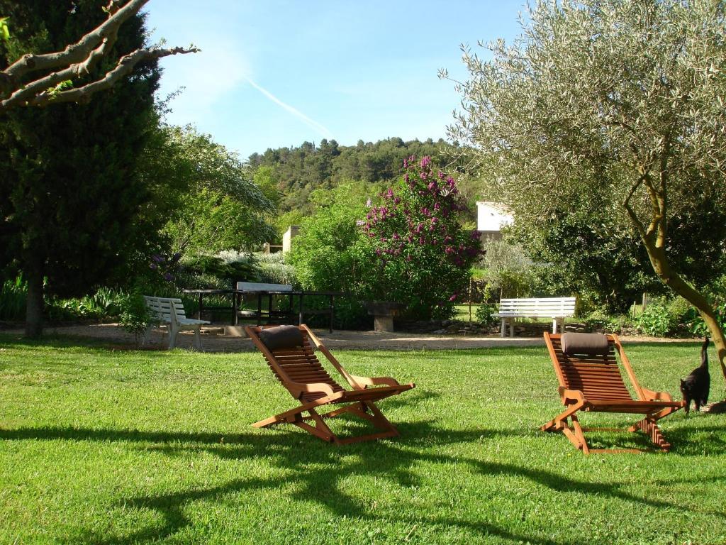 فندق Domaine De La Grange Neuve La Roque-sur-Pernes المظهر الخارجي الصورة